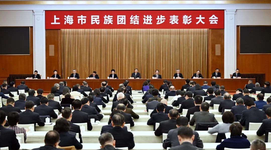 我校民族联会长向延卫荣获“上海市民族团结进步先进个人”称号